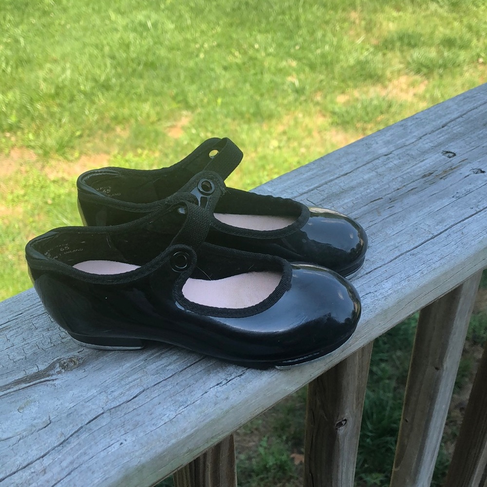 Girls Capezio tap shoes